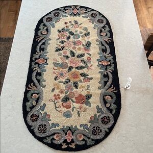 Antique 1930’s  wool Hand Hooked Rug floral swirl  Bordered  Edge oval colorful